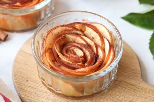 Печени ябълкови рози