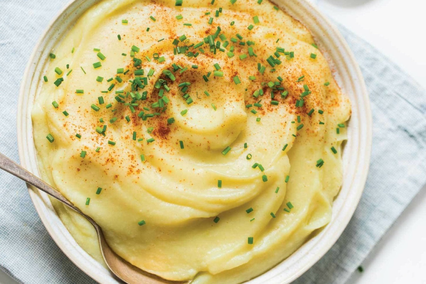 Mashed potatoes and cauliflower