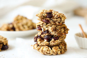 GLUTEN-FREE BISCUITS WITH BANANA AND OAT NUTS