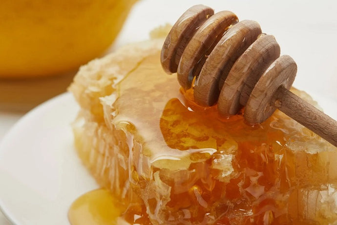 THE MIRACLES OF RAW HONEY