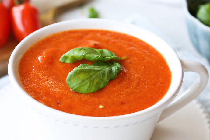 Супа от печени червени чушки и домати